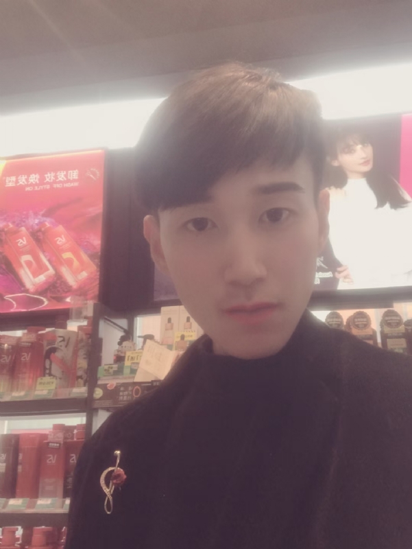 唯美的爱情故事的第一张照片--湛江相亲服务中心