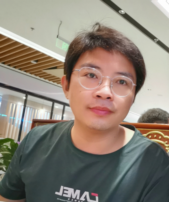 陆迅的第三张照片--湛江相亲服务中心