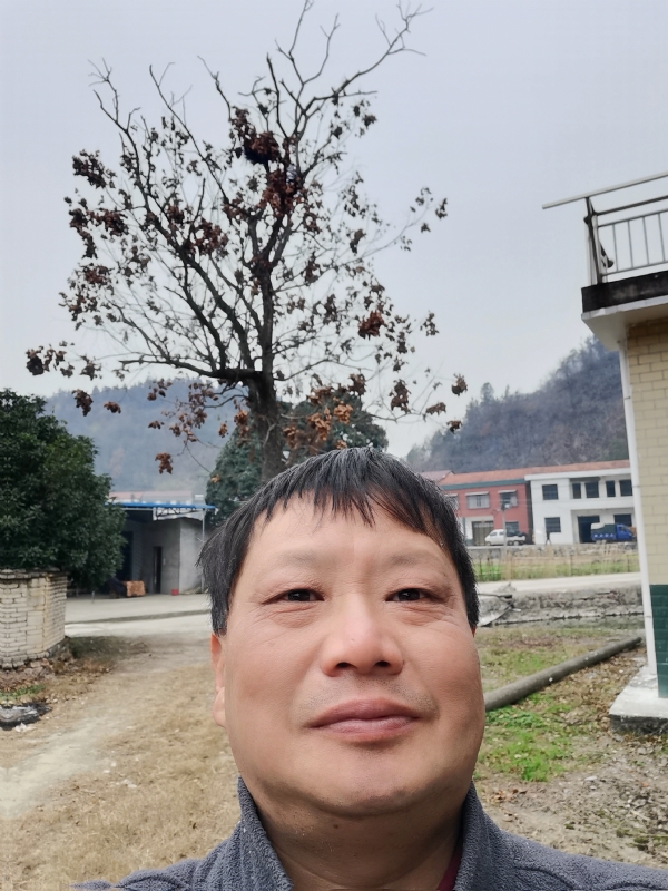 苏众青春冲浪的第二张照片--湛江相亲服务中心