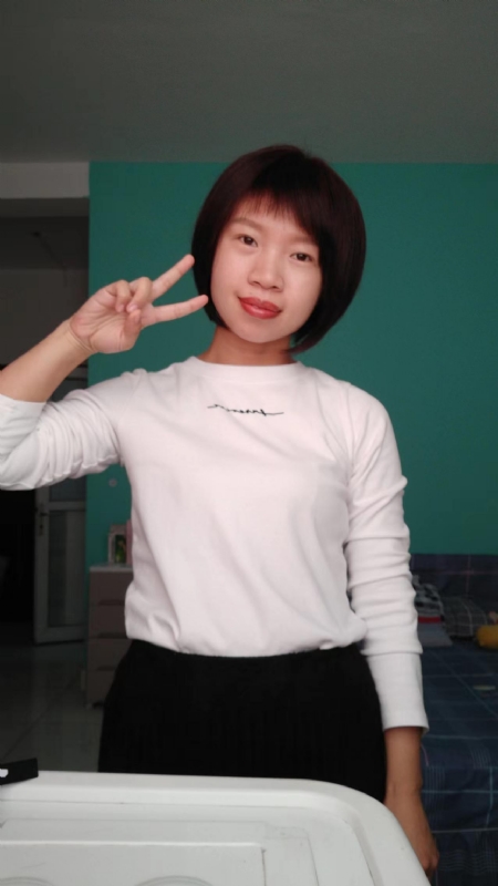 向日葵的第一张照片--湛江相亲服务中心