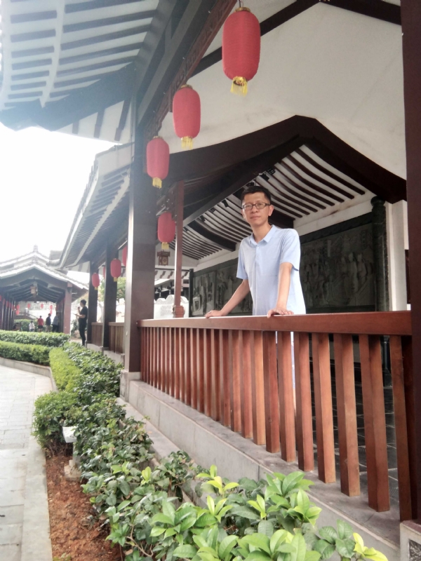 lijian的第一张照片--湛江相亲服务中心