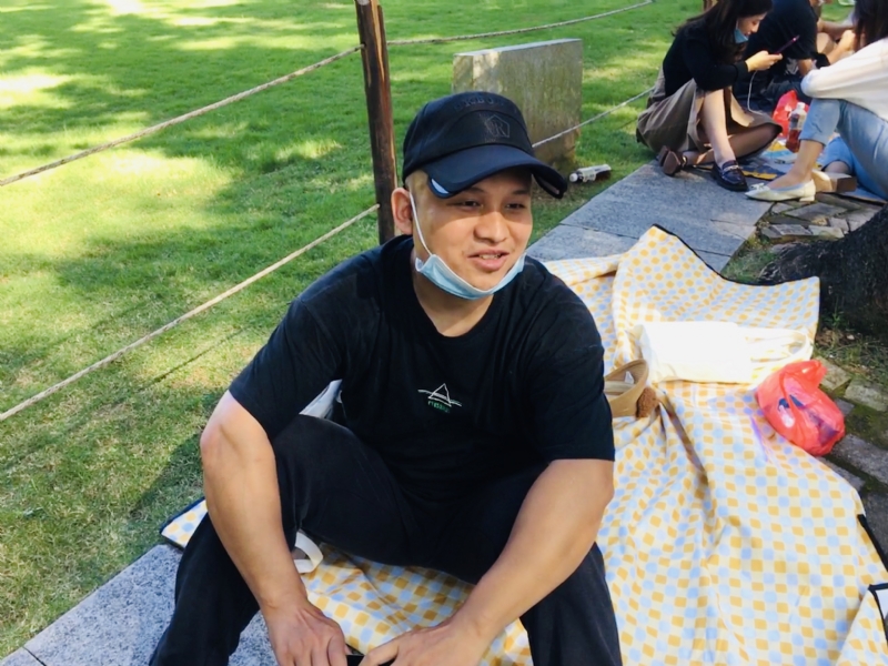好大一颗石头的第一张照片--湛江相亲服务中心