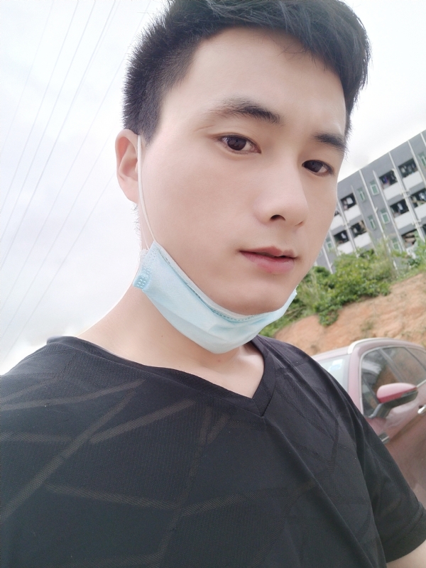 何凡的第二张照片--湛江相亲服务中心