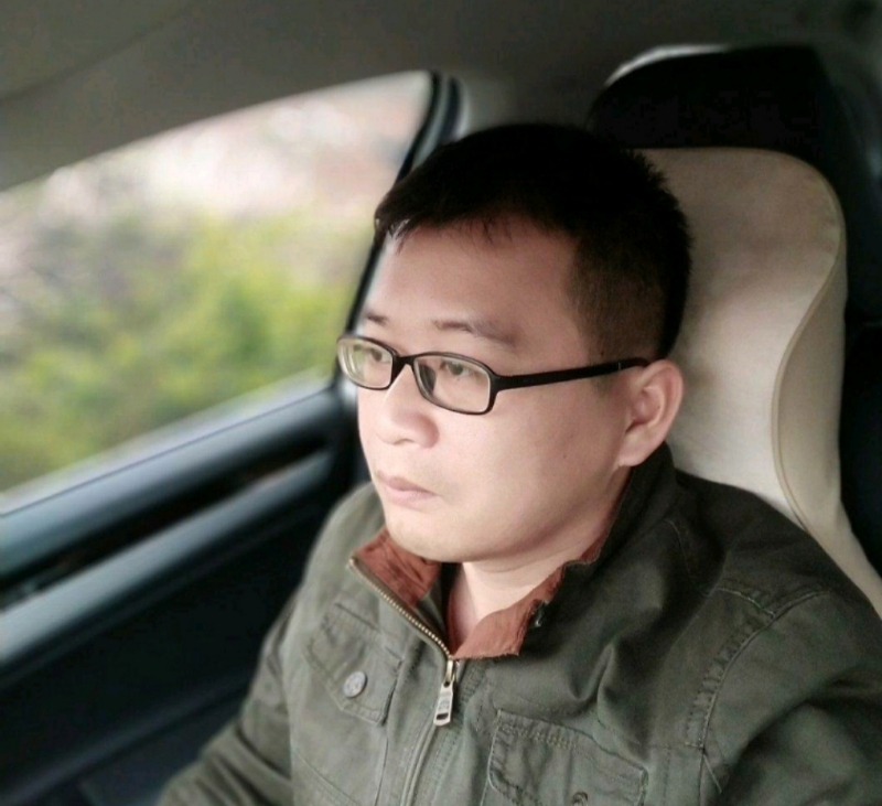 海风吹动你的心的第一张照片--湛江相亲服务中心