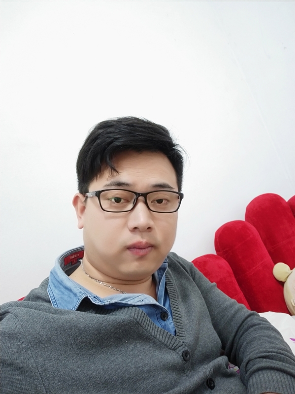 何必在亿的第一张照片--湛江相亲服务中心