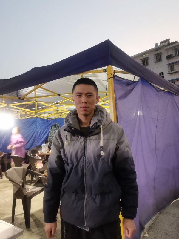 谁谁谁的第一张照片--湛江相亲服务中心