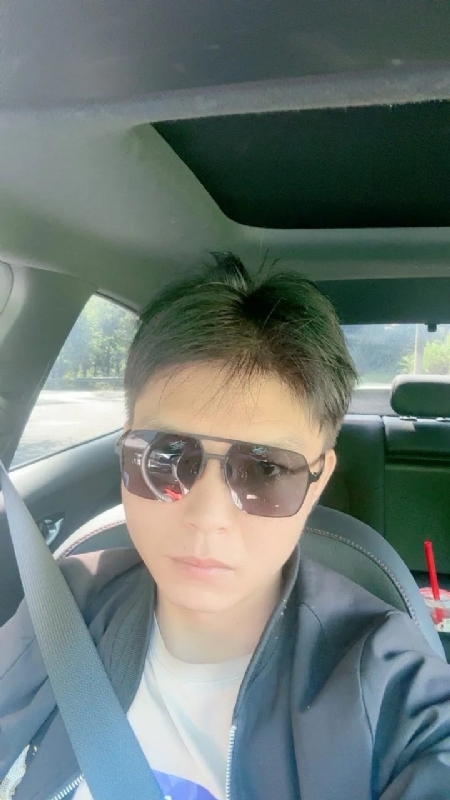 怀念的第一张照片--湛江相亲服务中心