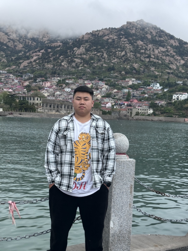 谨慎的第一张照片--湛江相亲服务中心