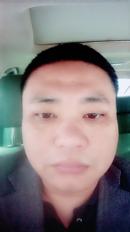 向日葵的第一张照片--湛江相亲服务中心