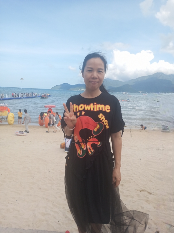 容容的第一张照片--湛江相亲服务中心