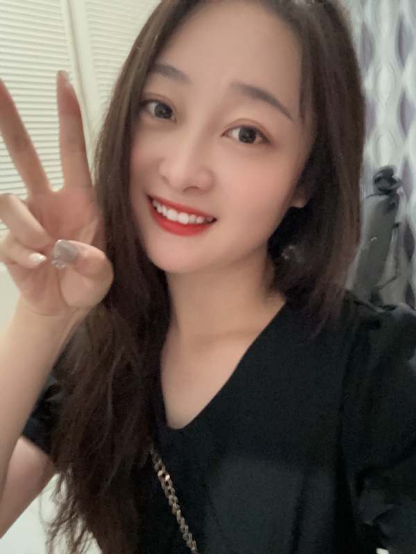 草莓的第一张照片--湛江相亲服务中心