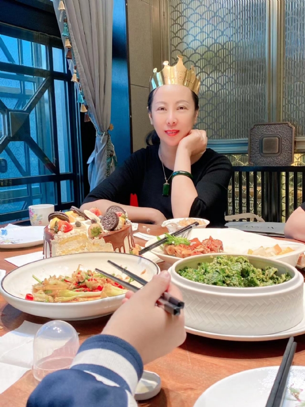 红红的第二张照片--湛江相亲服务中心