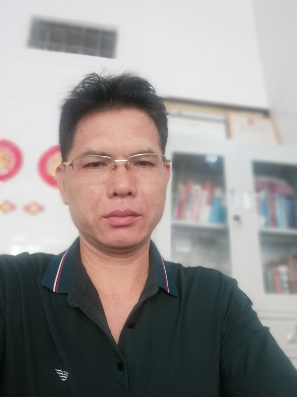 后视镜的第一张照片--湛江相亲服务中心