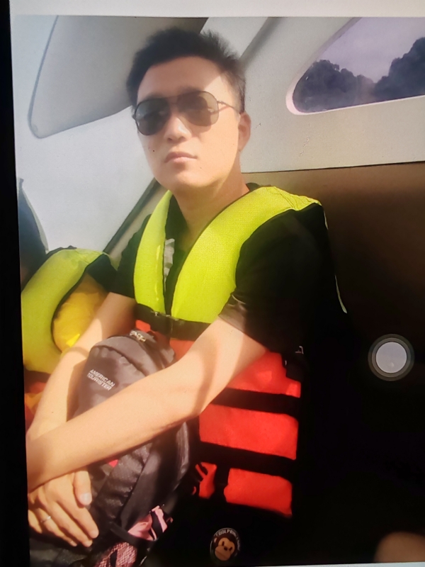 座看烟霞散的第一张照片--湛江相亲服务中心