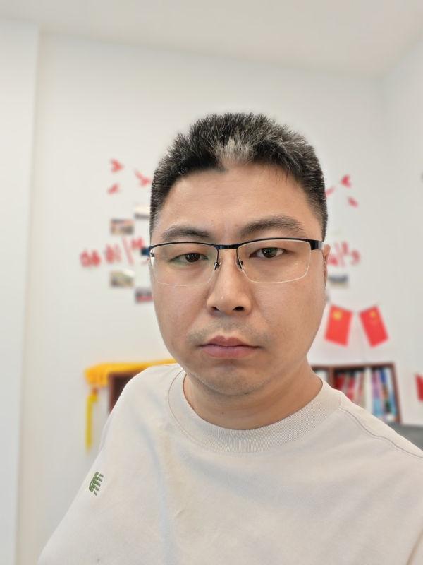 苦海寻舟的第一张照片--湛江相亲服务中心
