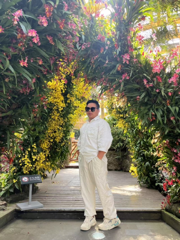 少一点的第一张照片--湛江相亲服务中心