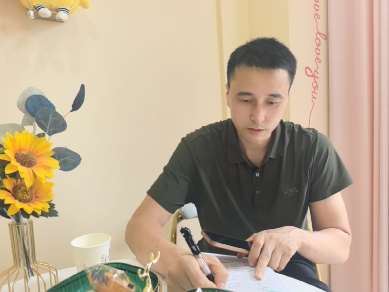 笑看一切的第二张照片--湛江相亲服务中心