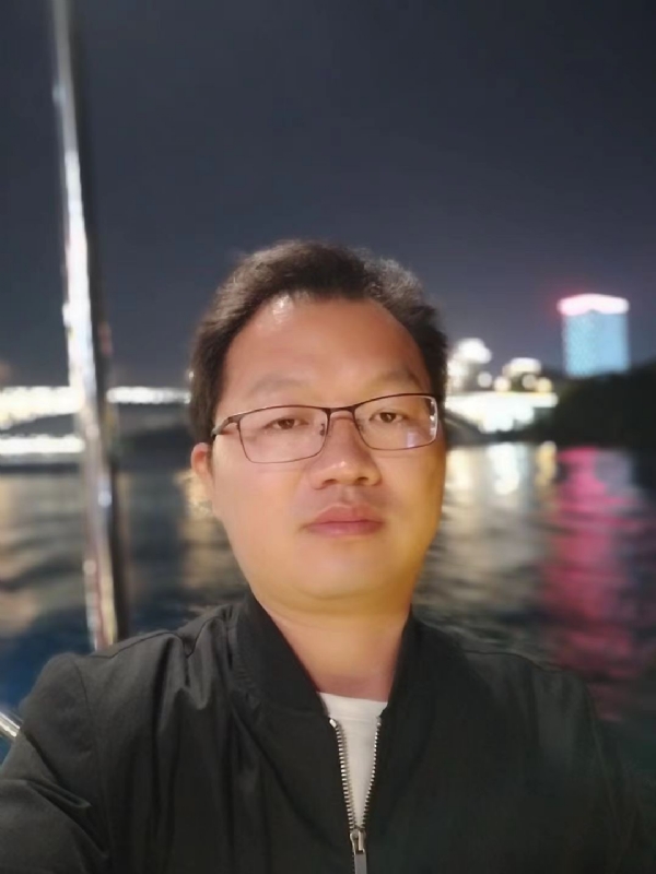 祝你平安的第一张照片--湛江相亲服务中心