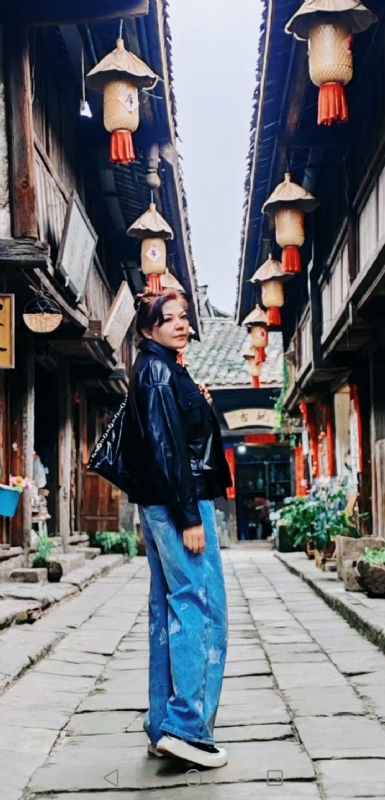 宛霞的第五张照片--湛江相亲服务中心