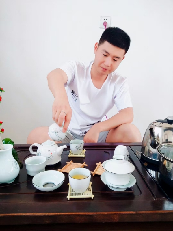 日月的第二张照片--湛江相亲服务中心