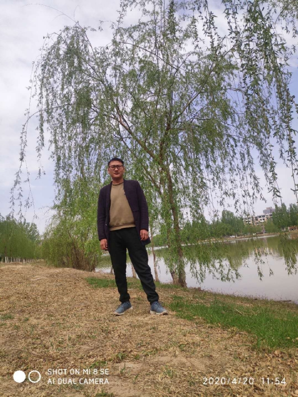 风中的烟头的第一张照片--湛江相亲服务中心