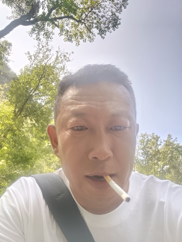 中年大叔的第一张照片--湛江相亲服务中心