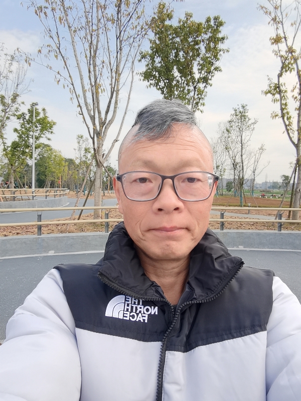 做喜欢的事的第一张照片--湛江相亲服务中心