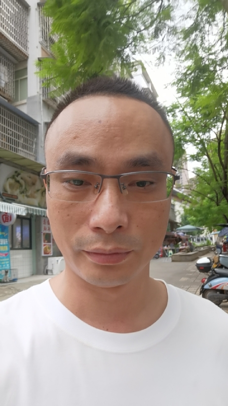 孤狼的第二张照片--湛江相亲服务中心