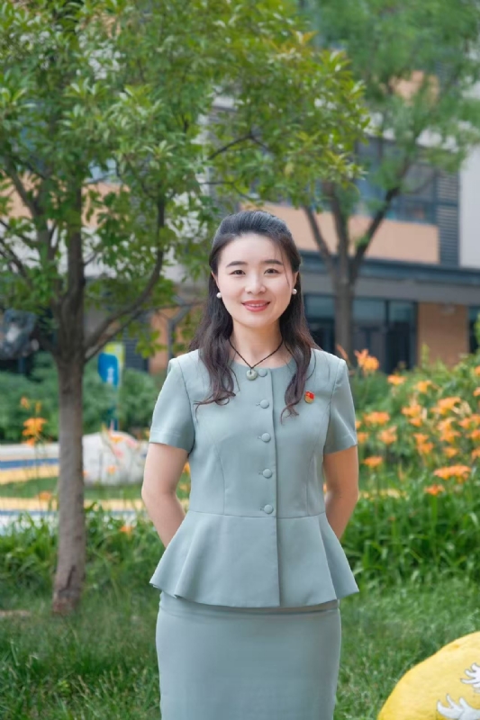 弯弯的第一张照片--湛江相亲服务中心