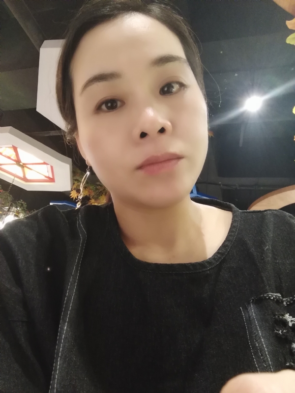 喜欢黑巧的第一张照片--湛江相亲服务中心